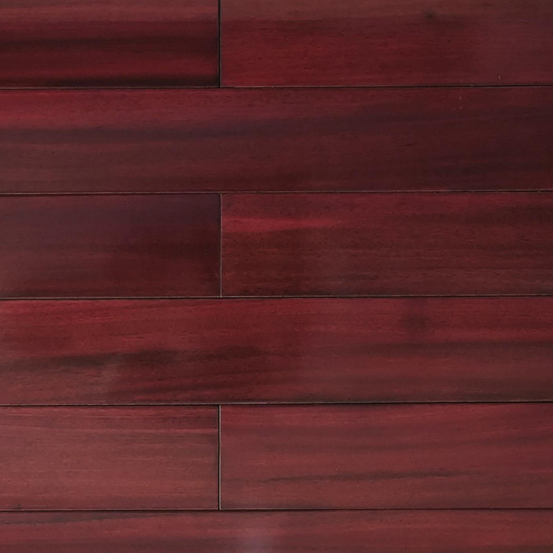 Podłogi z litego drewna Padauk w kolorze głębokiej czerwieni i brązu, matowe