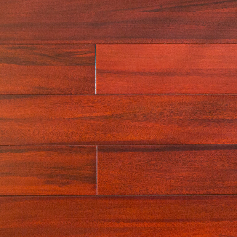 Podłogi z litego drewna Padauk w kolorze głębokiej czerwieni i brązu o wysokim połysku